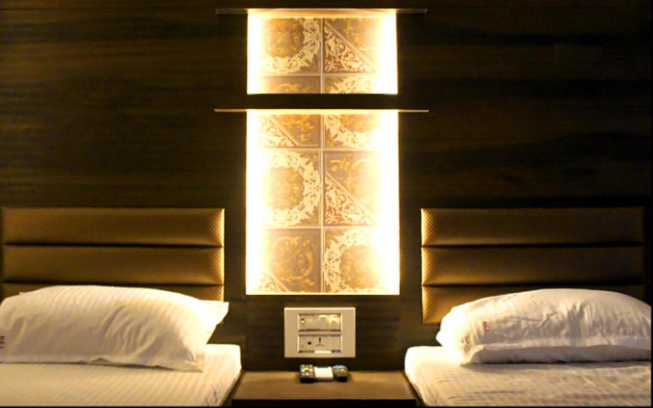 Hotel New Elite Inn - Near Midc Turbhe Нави Мумбаи Экстерьер фото